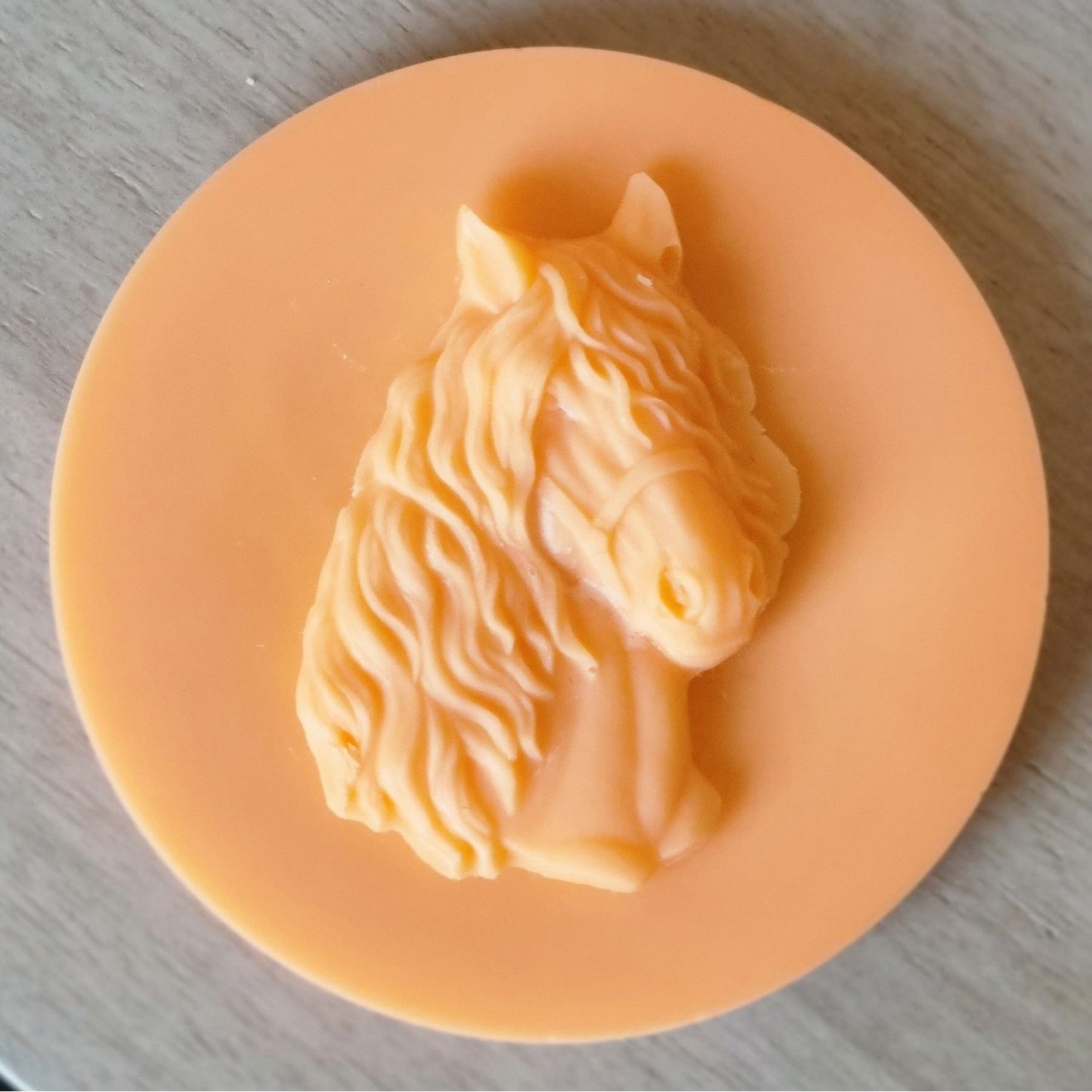 Highly Scented Soy Wax Lovely Melts Horse Head Design One Colour