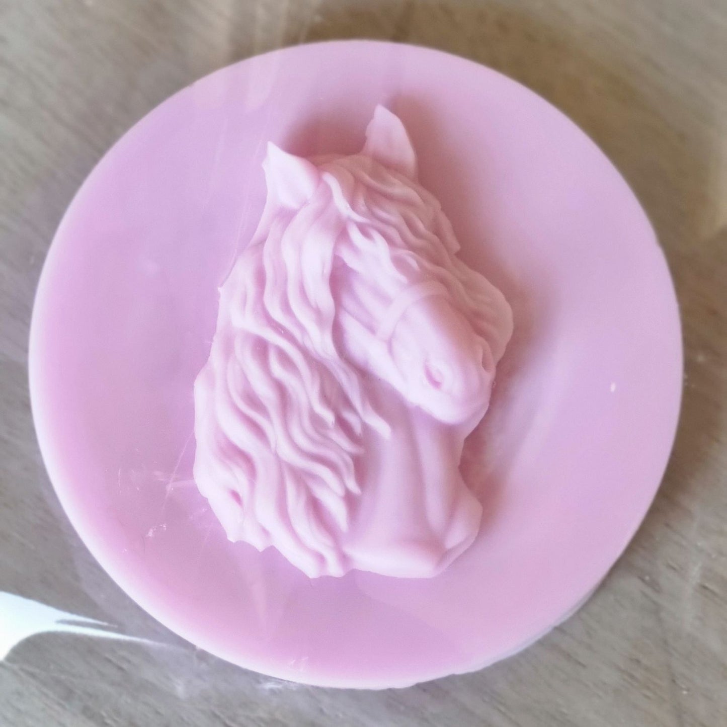 Highly Scented Soy Wax Lovely Melts Horse Head Design One Colour